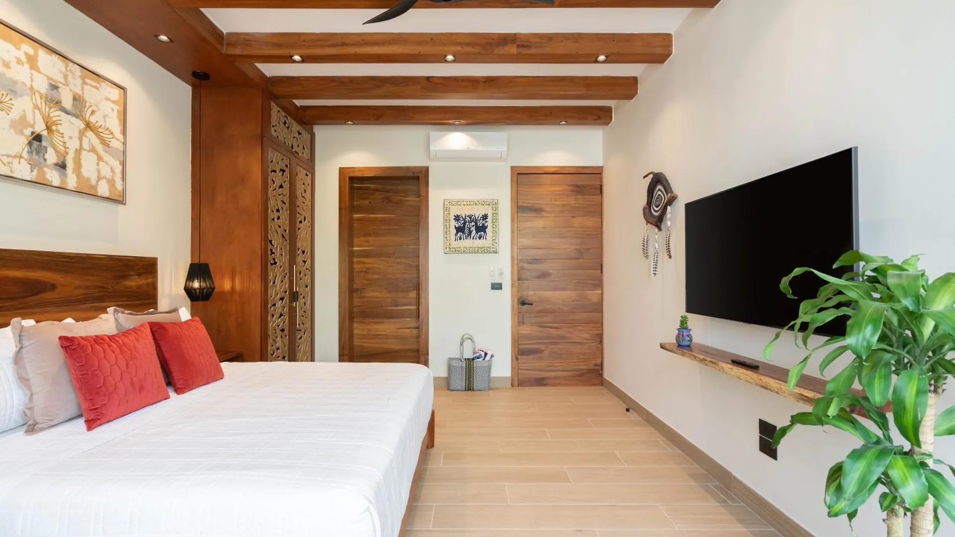 El Rey Loro - Lux 4 Bed Villa @Bluedeertulum